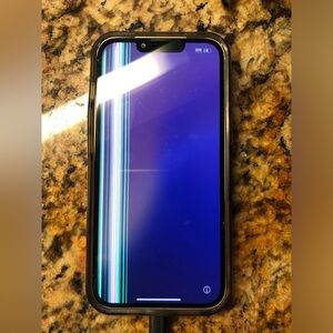 Broken iPhone 13 - for parts or repair